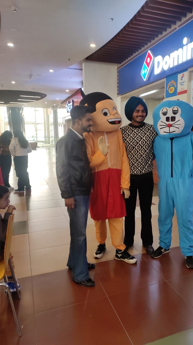 Magician & Mascot Visit at VR Ambarsar (23rd Dec 2023)