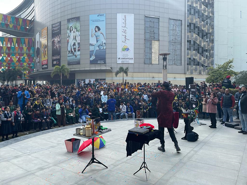 Magician & Mascot Visit at VR Ambarsar (23rd Dec 2023)