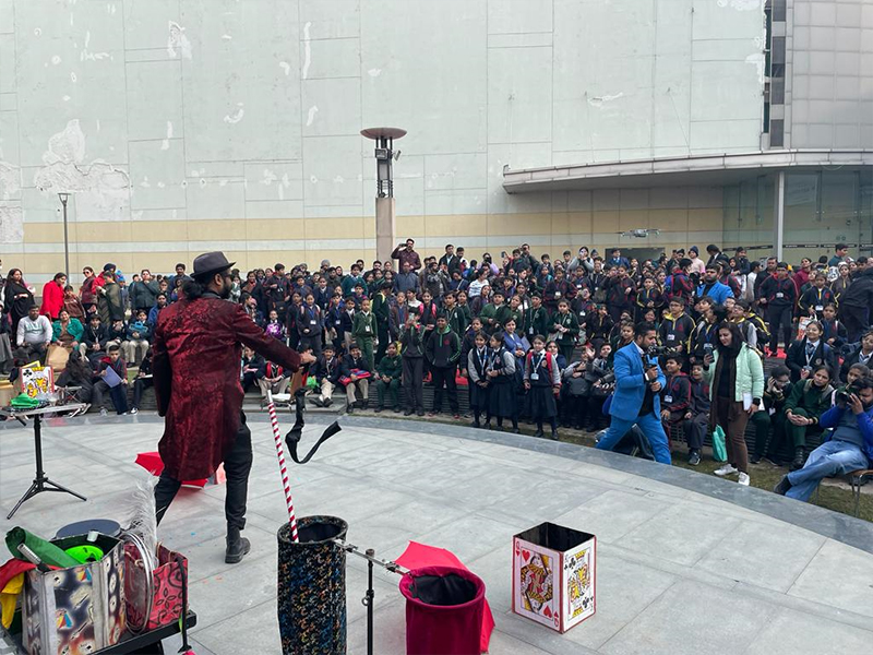 Magician & Mascot Visit at VR Ambarsar (23rd Dec 2023)