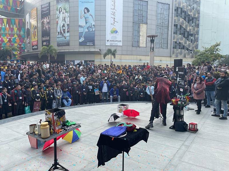 Magician & Mascot Visit at VR Ambarsar (23rd Dec 2023)