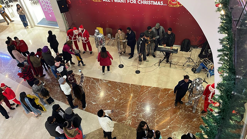Mirror Man, Santa Parade & Carol Singing (25th Dec 2023)